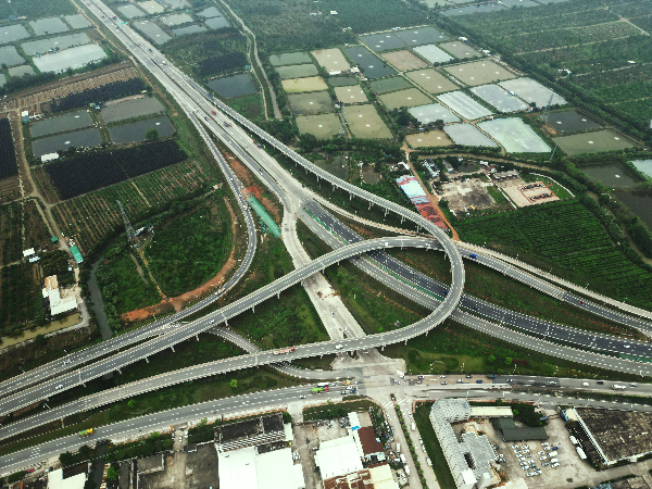 2023江门大道南(西)线梅冈立交.jpg