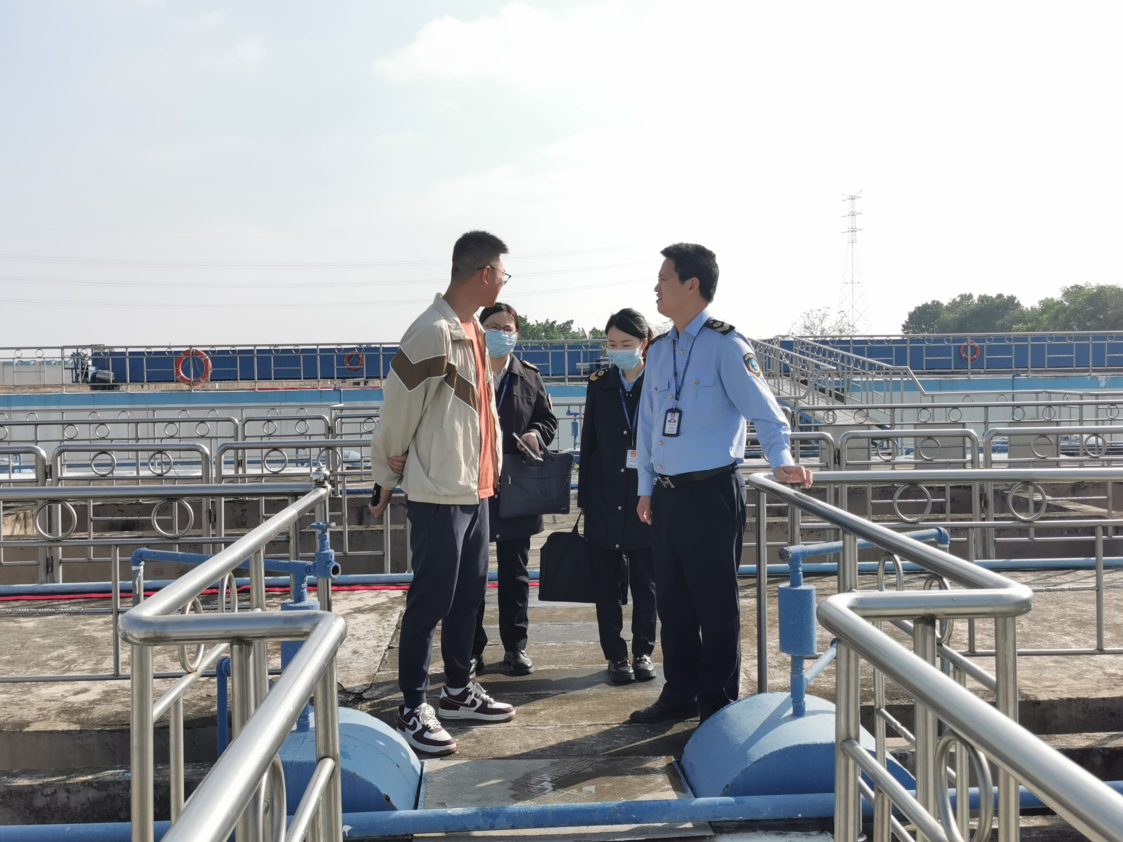 燕雨直播
卫生健康局开展春节前生活饮用水专项监督检查行动.doc_1