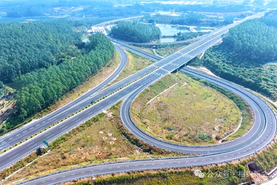银洲湖高速公路正式通车运营